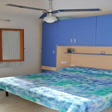 アパート Azzurro Mare By Elba Holidays ポルト・アッズッロ
